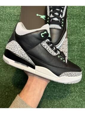Jordan Retro 3 Green Glow Size 9